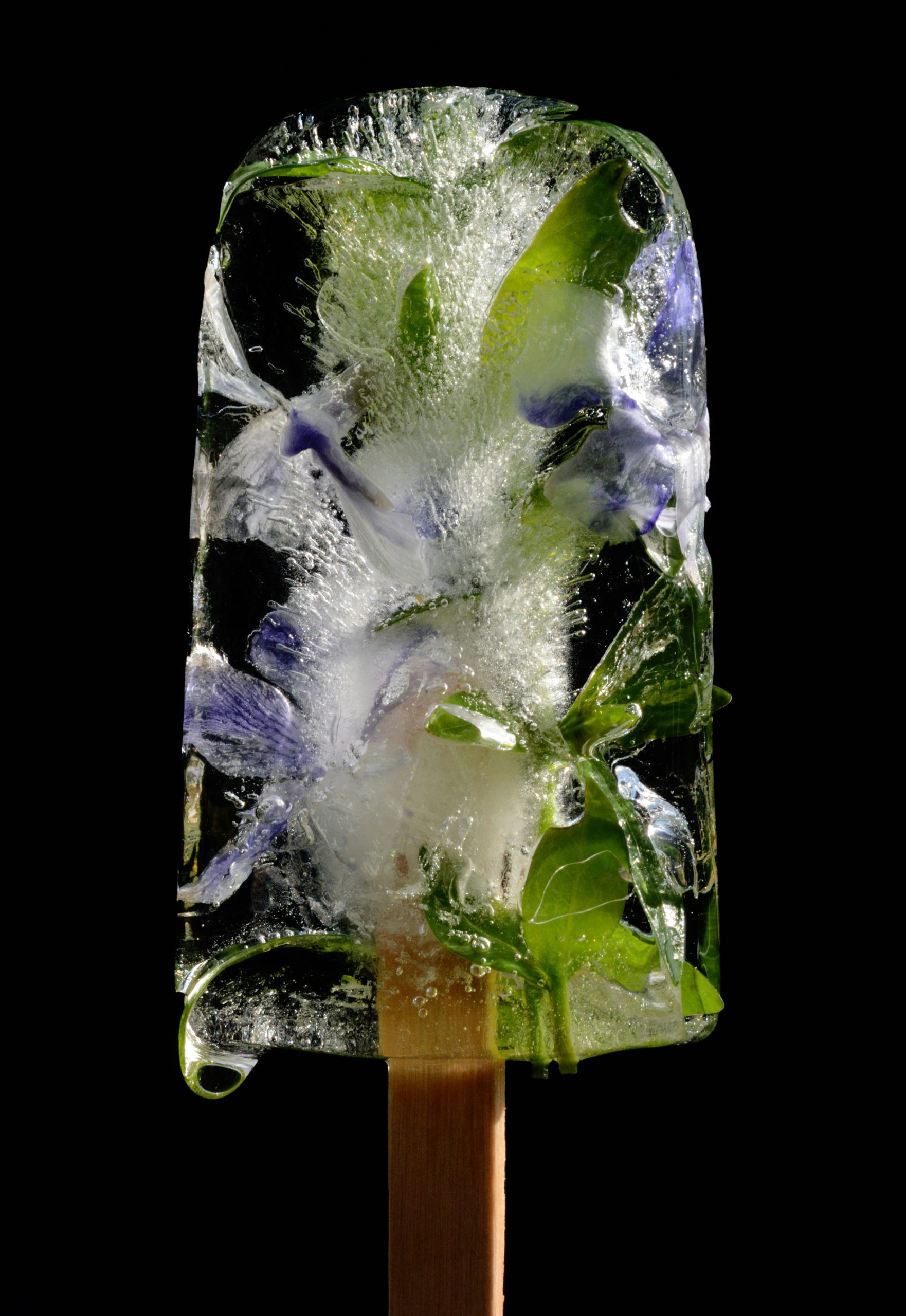 Cinematic Beverages: Splash, Pour, and Ice Techniques